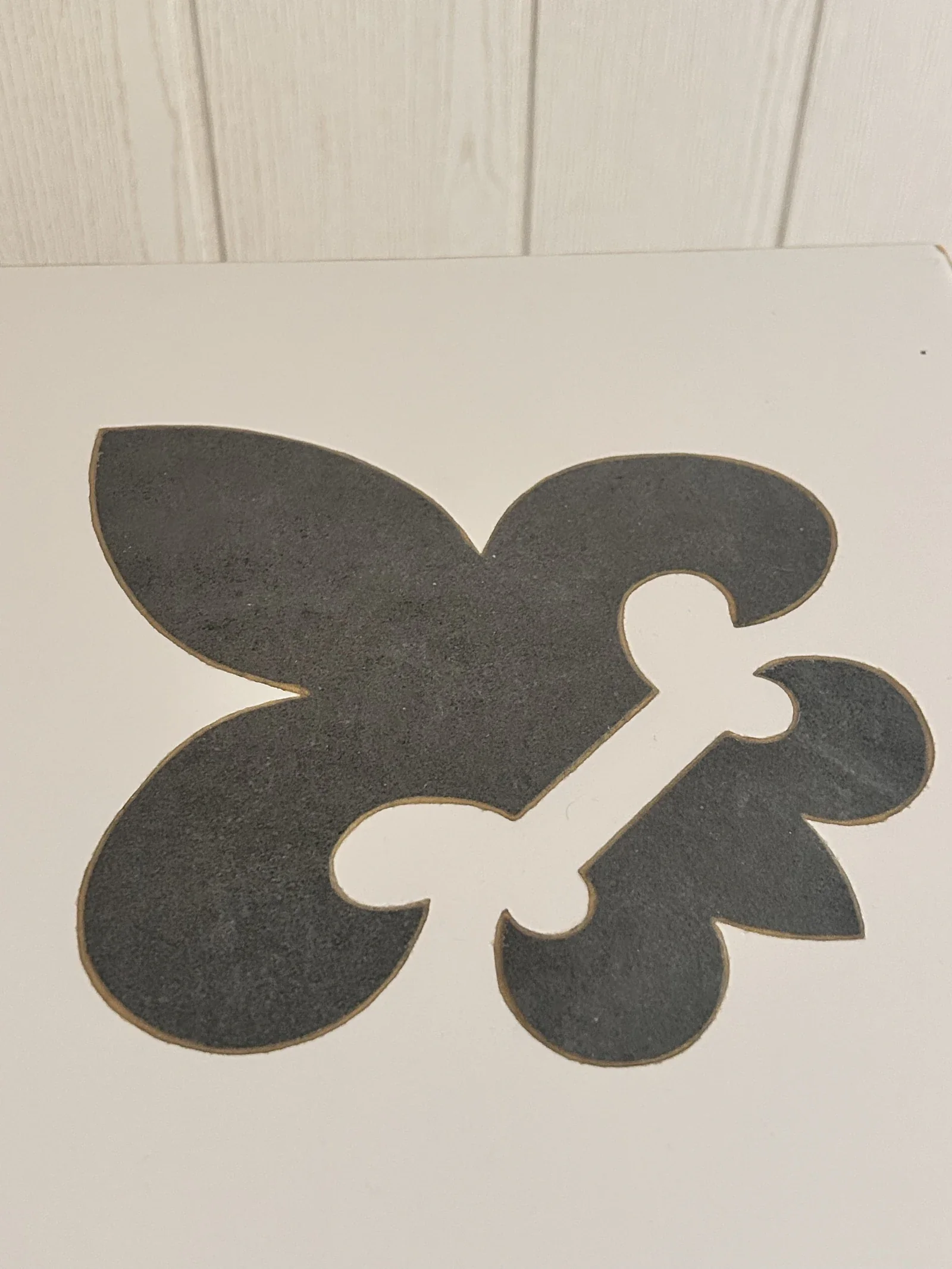 La Française — détail fleur de lys